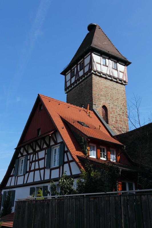 Gernsbach10.JPG - Der Storchenturm, der eigentlich zur alten Stadtbefestigung gehört hat. Leider zeigte sich noch kein Storch.