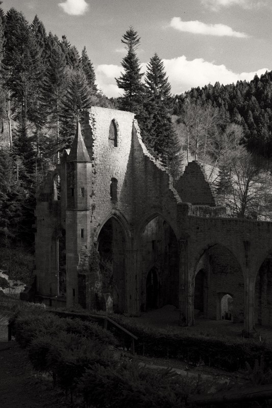 Gernsbach49.jpg - Na gut, das Letzte und Beste gönnen wir uns noch. So viel für heute. Es ist Zeit für die Heimfahrt. Bald wird es dunkel werden. Ich komme bestimmt noch einmal hierher und schaue mir auch noch die Wasserfälle an.... Tschau für heute.