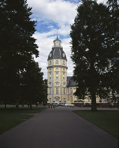 Aufnahme des Schlosses Karlsruhe mit der Mamiya 7ii