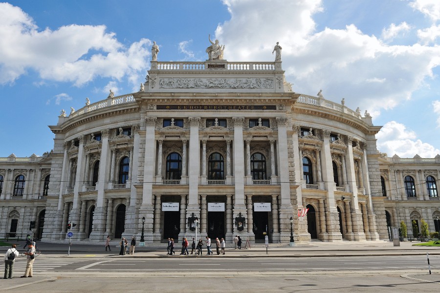 Wien-044.JPG - Das Burgtheater, eine sehr traditionsreiche Bühne.