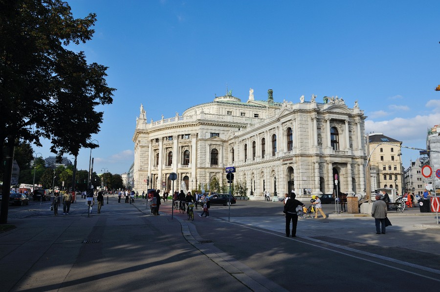 Wien-045.JPG - Und nochmal das Burgtheater.